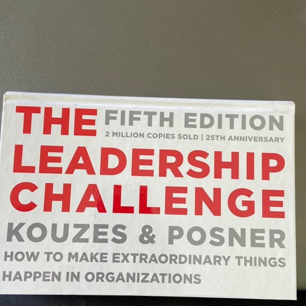 The Leadership Challenge book.How to make Extraordinary Things Happen